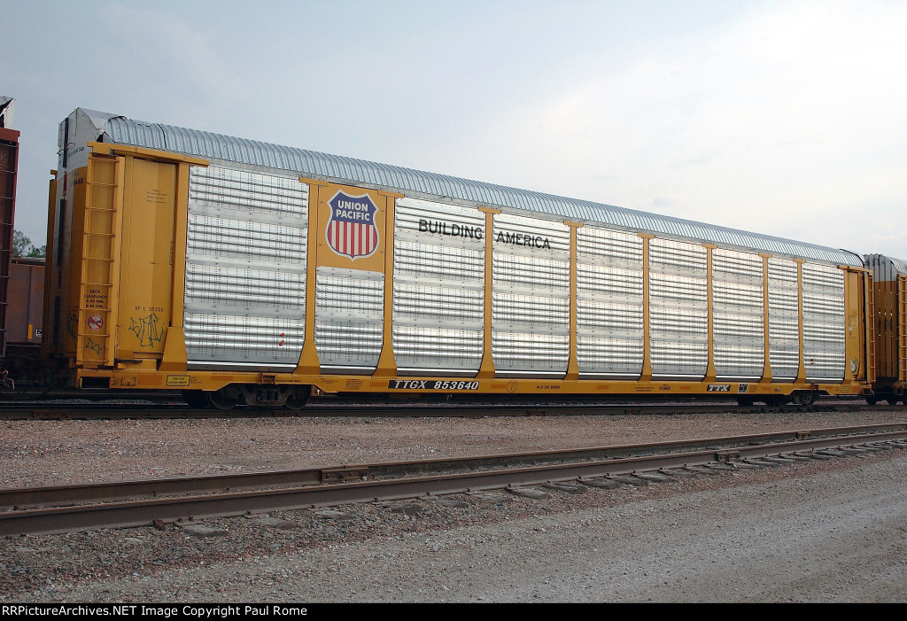 UP, TTGX 853640, Autorack car on the BNSF at Gibson Yard